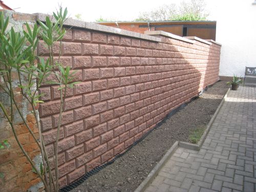 Gartenmauer in Noeda